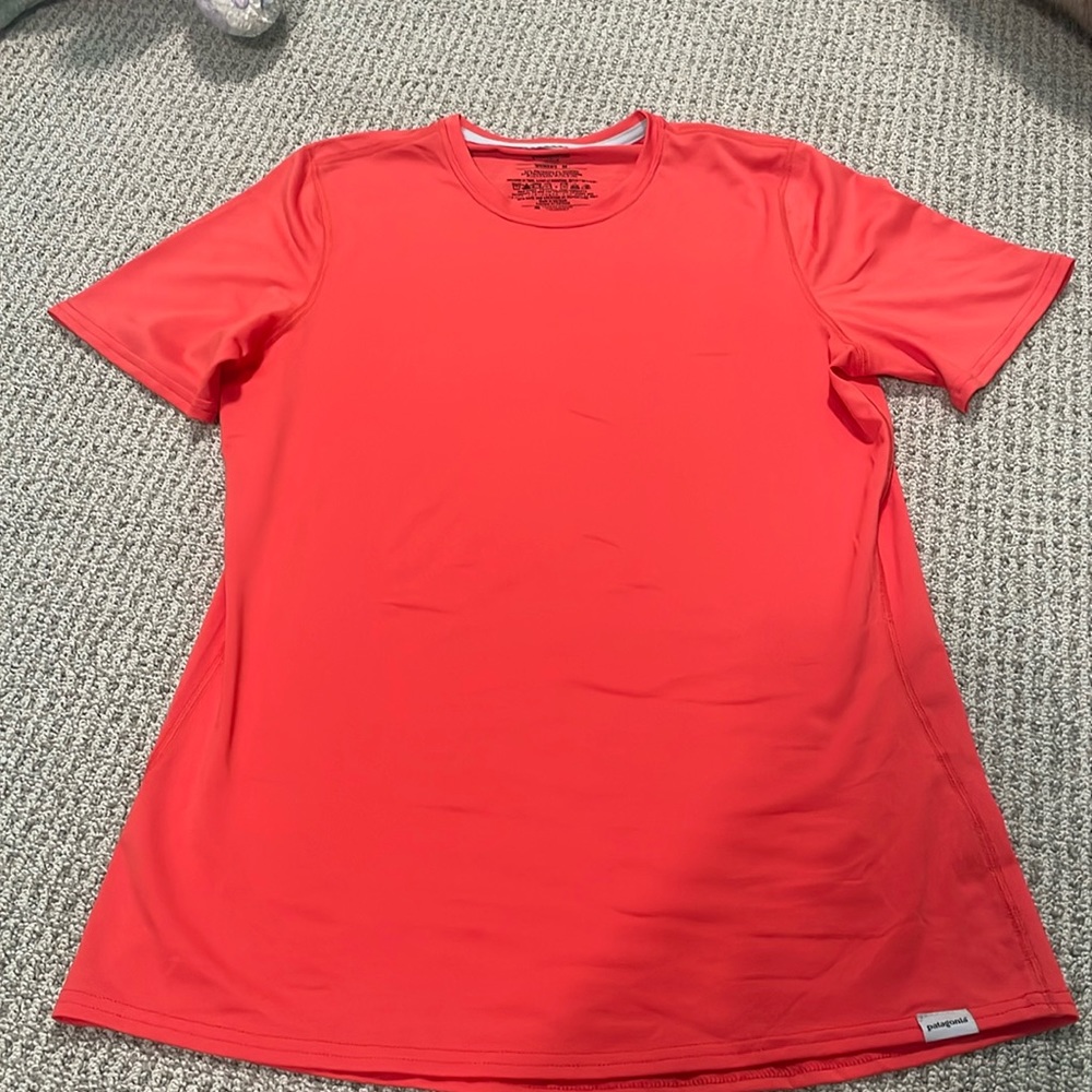 Women’s Patagonia tech shirt